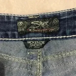 Short Jeans Silver Jeans Co. Taille 24 – Découpe Délavée, Basse Taille, Neuf Avec étiquette